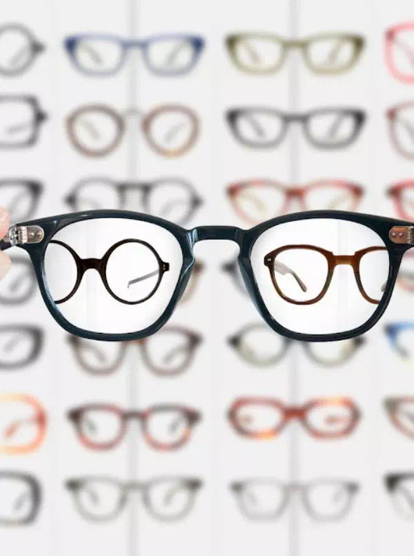 okulary i gablota z okularami